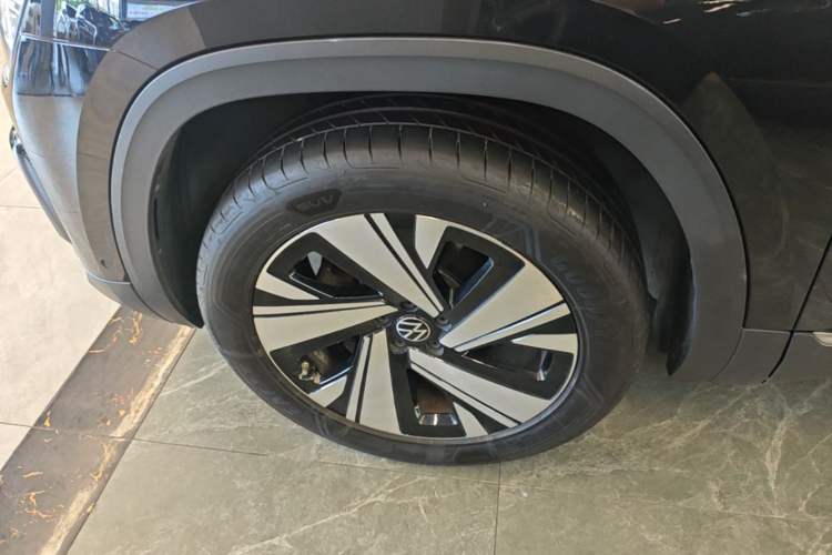 Used Volkswagen Teramont 2024 380TSI All-Wheel Drive Longyao Edition Left Front Wheel Hub