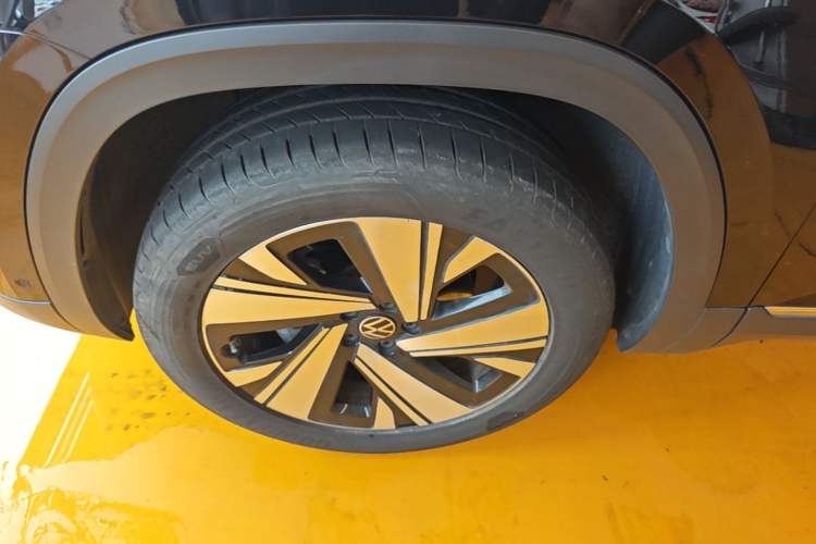 Used Volkswagen Teramont 2024 380TSI All-Wheel Drive Longyao Edition Left Front Wheel Hub