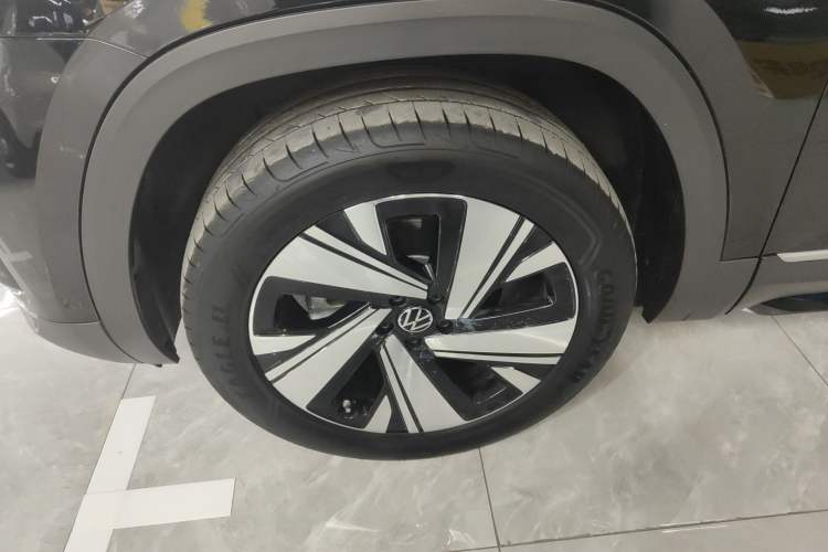 Used Volkswagen Teramont 2024 380TSI All-Wheel Drive Longyao Edition Left Front Wheel Hub