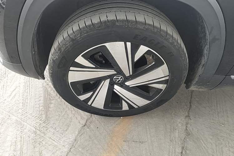 Used Volkswagen Teramont 2024 380TSI Four-Wheel Drive Prestige Luxury Edition Left Front Wheel Hub