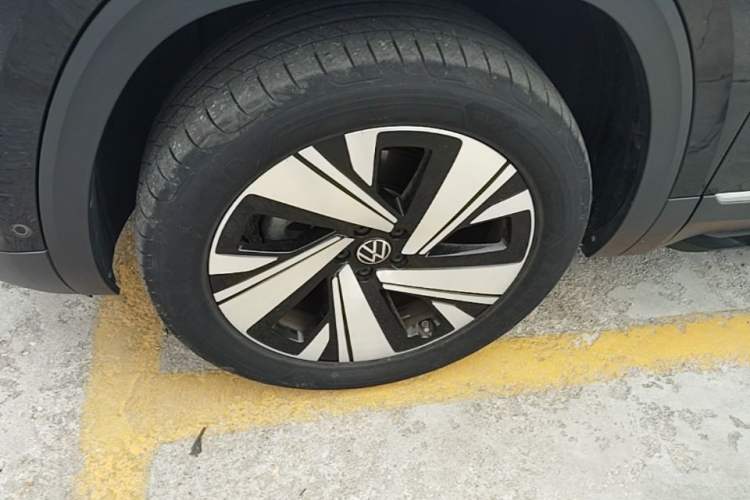 Used Volkswagen Teramont 2024 380TSI Four-Wheel Drive Prestige Luxury Edition Left Front Wheel Hub