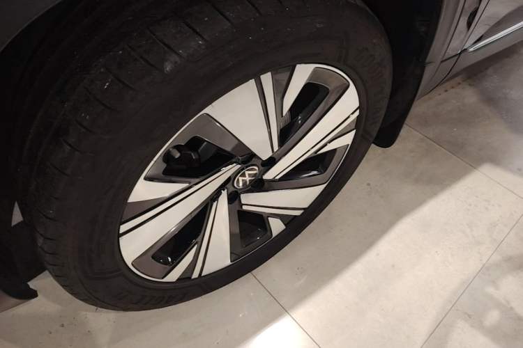 Used Volkswagen Teramont 2024 380TSI Four-Wheel Drive Prestige Luxury Edition Left Front Wheel Hub