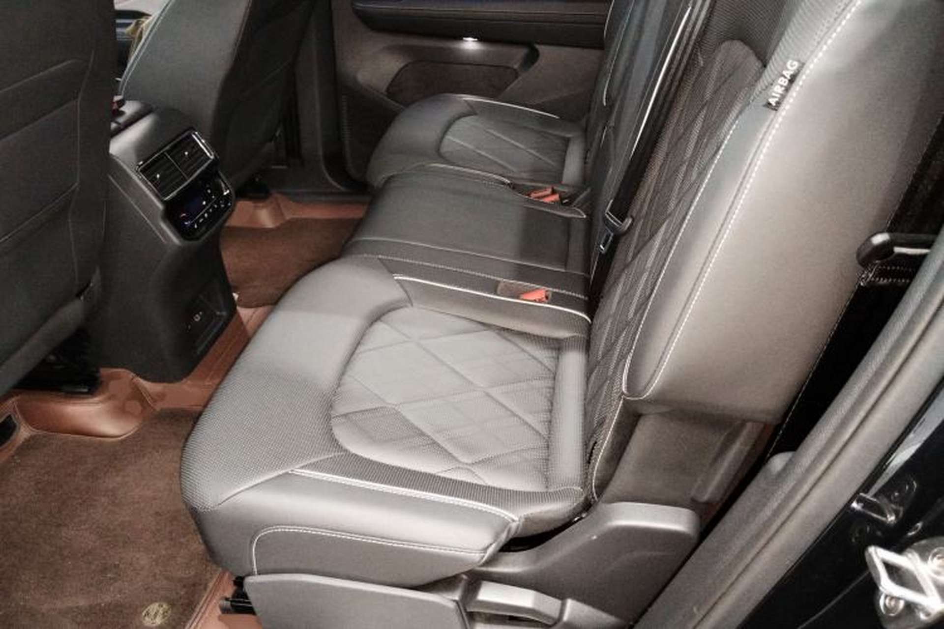 Used Volkswagen Teramont 2024 380TSI Four-Wheel Drive Prestige Luxury Edition Left Rear Seat