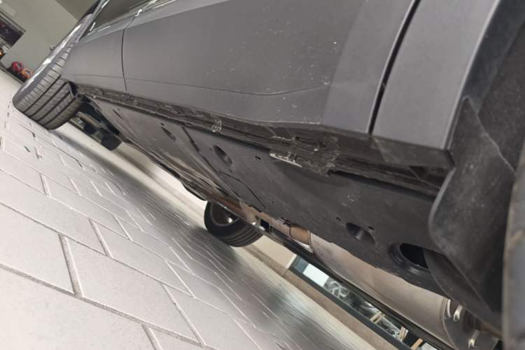 Used Volkswagen Teramont 2024 380TSI Four-Wheel Drive Longxiang Edition Left Side Sill