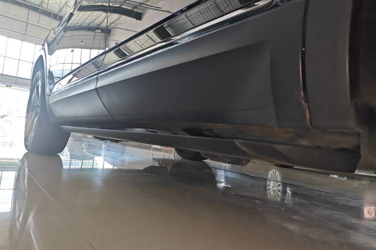 Used Volkswagen Teramont 2024 380TSI Four-Wheel Drive Prestige Luxury Edition Left Side Sill