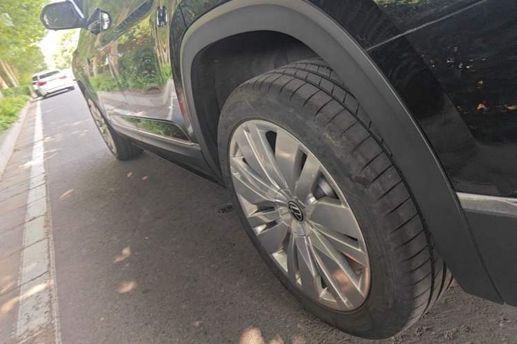 Used Volkswagen Teramont 2024 380TSI Four-Wheel Drive Prestige Luxury Edition Left Side Sill