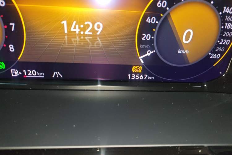 Used Volkswagen Teramont 2024 380TSI Four-Wheel Drive Longxiang Edition Odometer Close Up