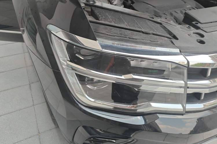 Used Volkswagen Teramont 2024 380TSI All-Wheel Drive Longyao Edition Right Front Headlight