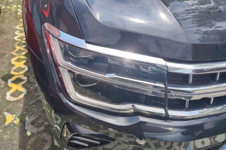 Used Volkswagen Teramont 2024 380TSI All-Wheel Drive Longyao Edition Right Front Headlight