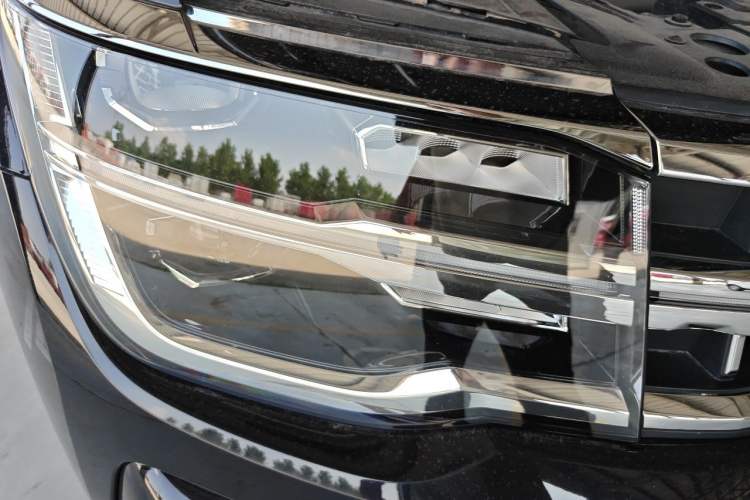 Used Volkswagen Teramont 2024 380TSI All-Wheel Drive Longyao Edition Right Front Headlight