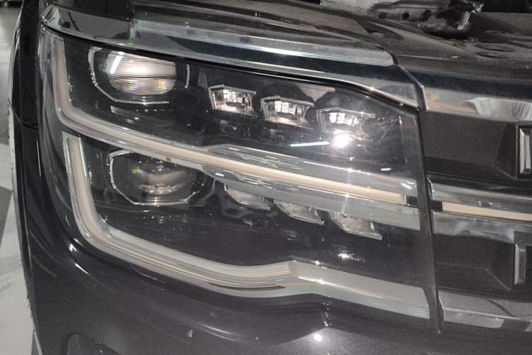 Used Volkswagen Teramont 2024 380TSI Four-Wheel Drive Prestige Luxury Edition Right Front Headlight