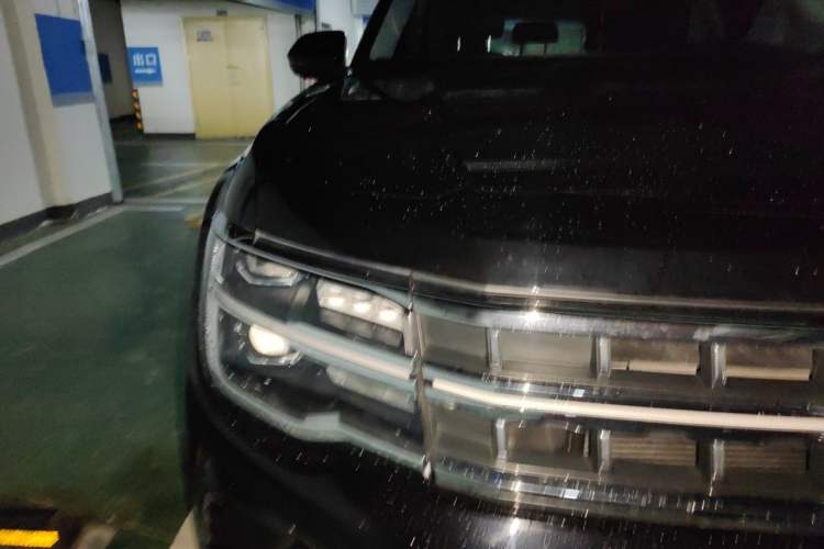Used Volkswagen Teramont 2024 380TSI All-Wheel Drive Longyao Edition Right Front Headlight