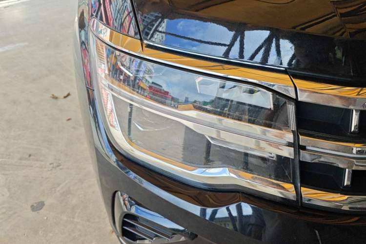 Used Volkswagen Teramont 2024 380TSI All-Wheel Drive Longyao Edition Right Front Headlight