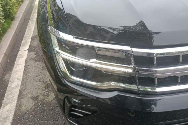 Used Volkswagen Teramont 2024 380TSI All-Wheel Drive Longyao Edition Right Front Headlight