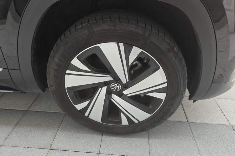 Used Volkswagen Teramont 2024 380TSI All-Wheel Drive Longyao Edition Right Front Wheel Hub