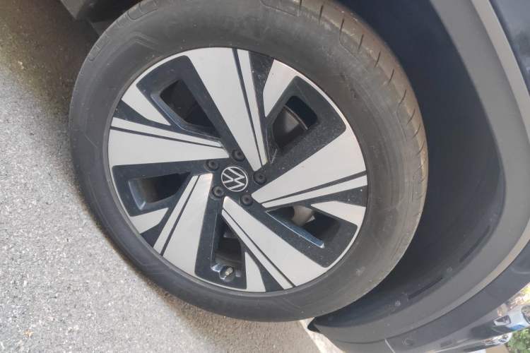 Used Volkswagen Teramont 2024 380TSI Four-Wheel Drive Prestige Luxury Edition Right Front Wheel Hub