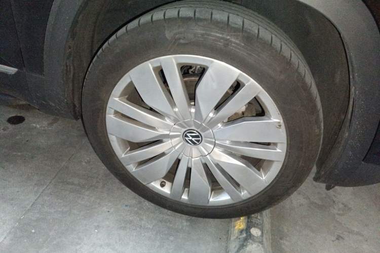 Used Volkswagen Teramont 2024 380TSI Four-Wheel Drive Prestige Flagship Edition Right Front Wheel Hub