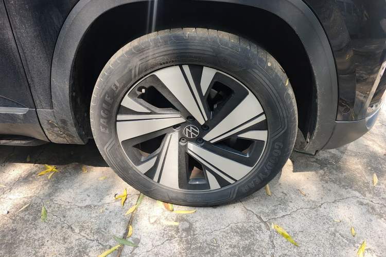 Used Volkswagen Teramont 2024 380TSI Four-Wheel Drive Prestige Luxury Edition Right Front Wheel Hub