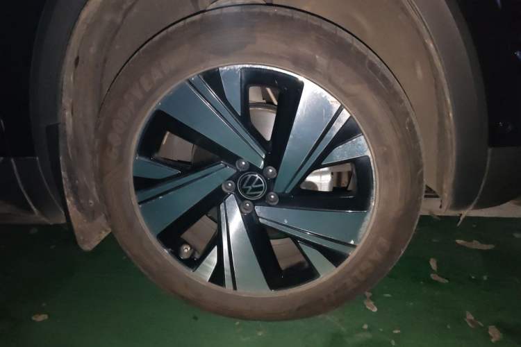 Used Volkswagen Teramont 2024 380TSI All-Wheel Drive Longyao Edition Right Front Wheel Hub