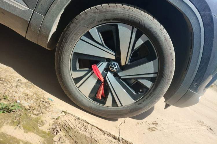 Used Volkswagen Teramont 2024 380TSI Four-Wheel Drive Prestige Luxury Edition Right Front Wheel Hub