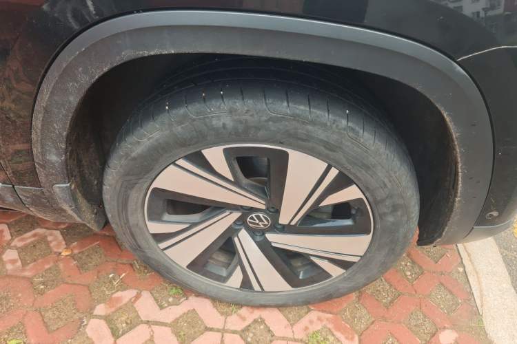Used Volkswagen Teramont 2024 380TSI Four-Wheel Drive Prestige Luxury Edition Right Front Wheel Hub