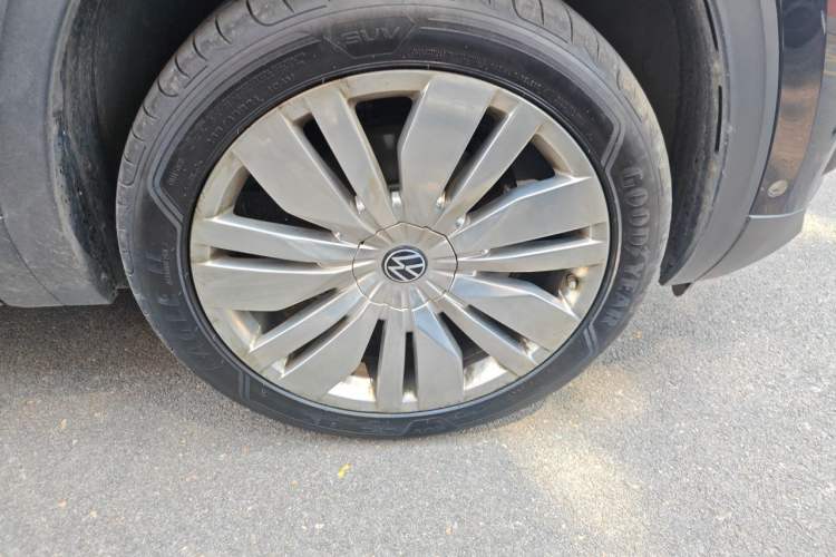 Used Volkswagen Teramont 2024 380TSI Four-Wheel Drive Longxiang Edition Right Front Wheel Hub