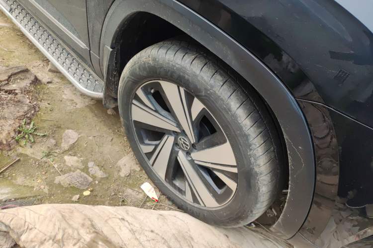 Used Volkswagen Teramont 2024 380TSI Four-Wheel Drive Prestige Luxury Edition Right Front Wheel Hub