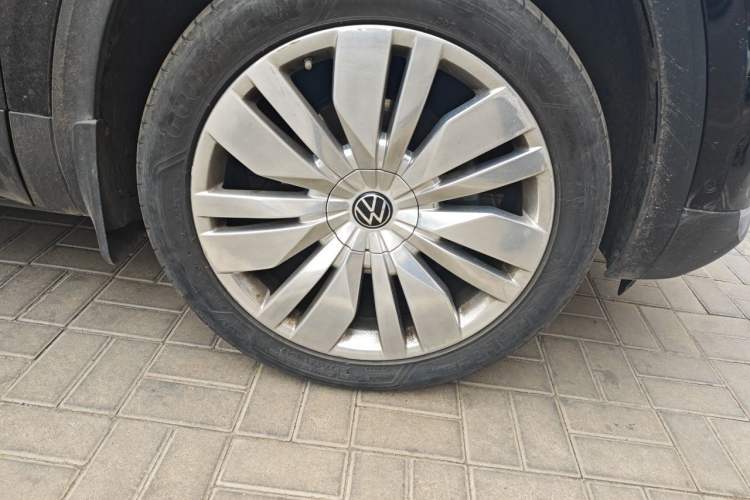 Used Volkswagen Teramont 2024 380TSI Four-Wheel Drive Prestige Flagship Edition Right Front Wheel Hub