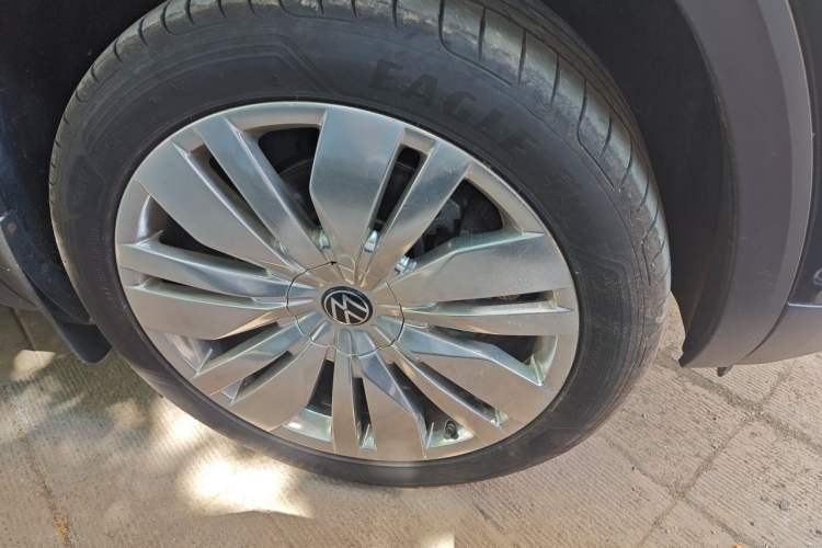 Used Volkswagen Teramont 2024 530 V6 Four-Wheel Drive Prestige Flagship Edition Right Front Wheel Hub