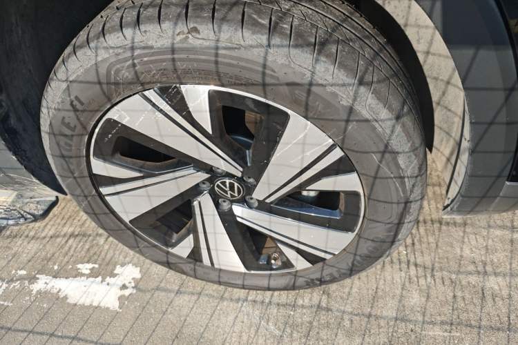 Used Volkswagen Teramont 2024 380TSI Four-Wheel Drive Prestige Luxury Edition Right Front Wheel Hub