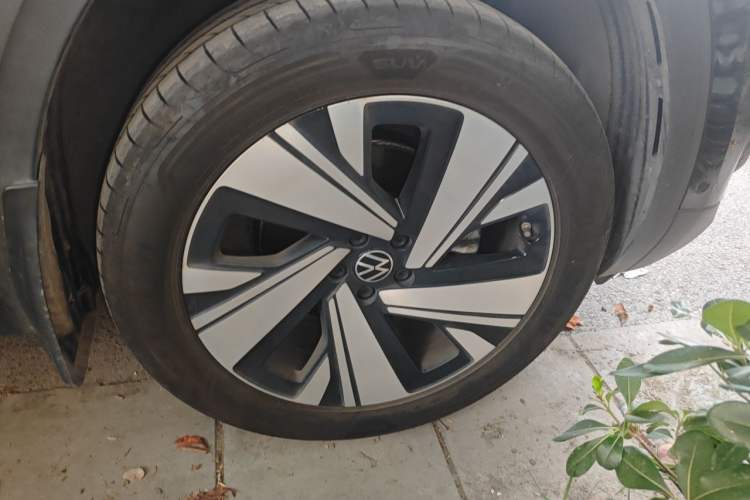 Used Volkswagen Teramont 2024 380TSI Four-Wheel Drive Prestige Luxury Edition Right Front Wheel Hub