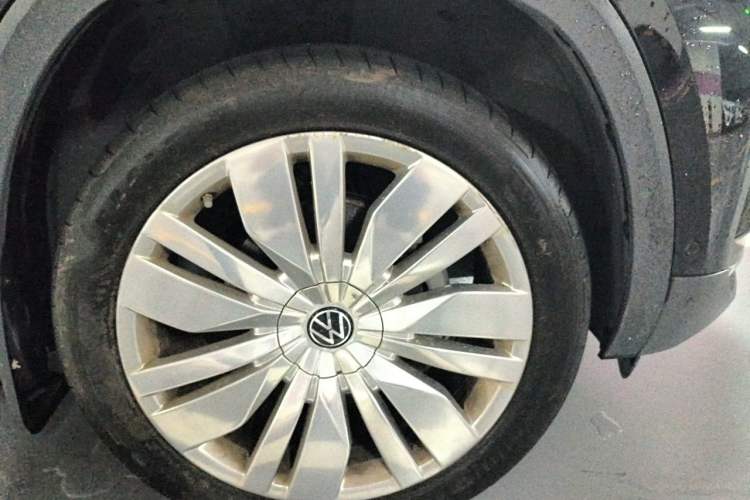 Used Volkswagen Teramont 2024 380TSI Four-Wheel Drive Prestige Luxury Edition Right Front Wheel Hub