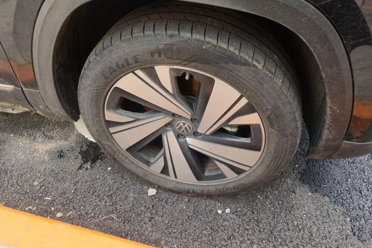 Used Volkswagen Teramont 2024 380TSI All-Wheel Drive Longyao Edition Right Front Wheel Hub