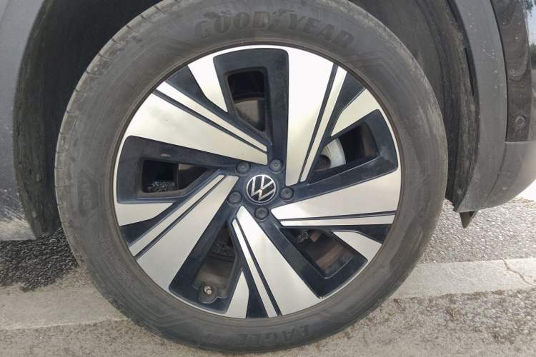 Used Volkswagen Teramont 2024 380TSI Four-Wheel Drive Prestige Luxury Edition Right Front Wheel Hub