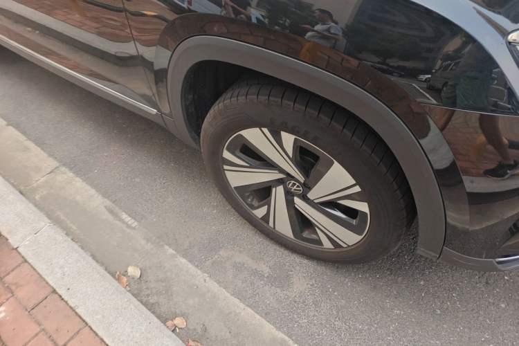 Used Volkswagen Teramont 2024 380TSI All-Wheel Drive Longyao Edition Right Front Wheel Hub