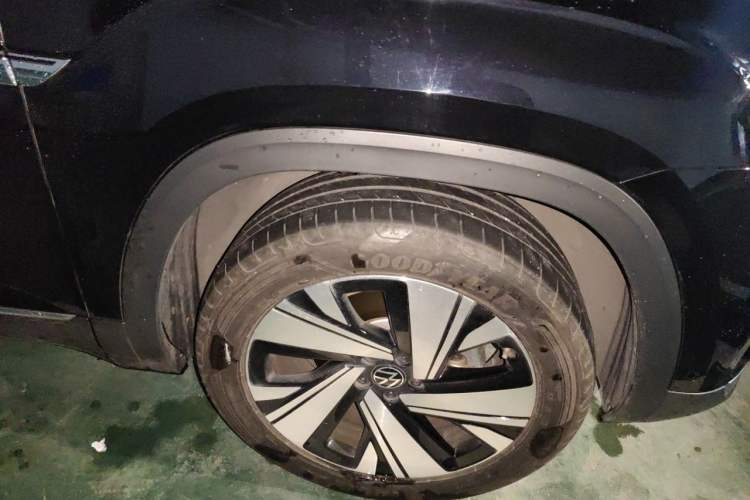 Used Volkswagen Teramont 2024 380TSI All-Wheel Drive Longyao Edition Right Front Wheel Hub