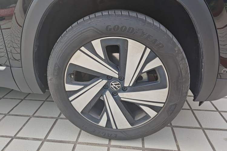 Used Volkswagen Teramont 2024 380TSI Four-Wheel Drive Prestige Luxury Edition Right Front Wheel Hub