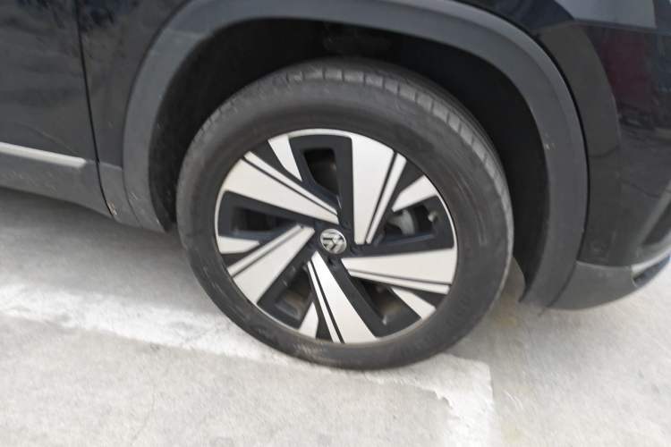 Used Volkswagen Teramont 2024 380TSI All-Wheel Drive Longyao Edition Right Front Wheel Hub