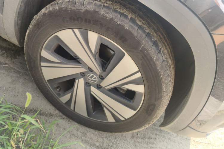 Used Volkswagen Teramont 2024 380TSI All-Wheel Drive Longyao Edition Right Front Wheel Hub