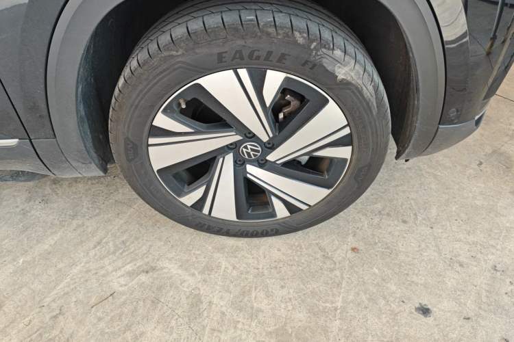 Used Volkswagen Teramont 2024 380TSI All-Wheel Drive Longyao Edition Right Front Wheel Hub