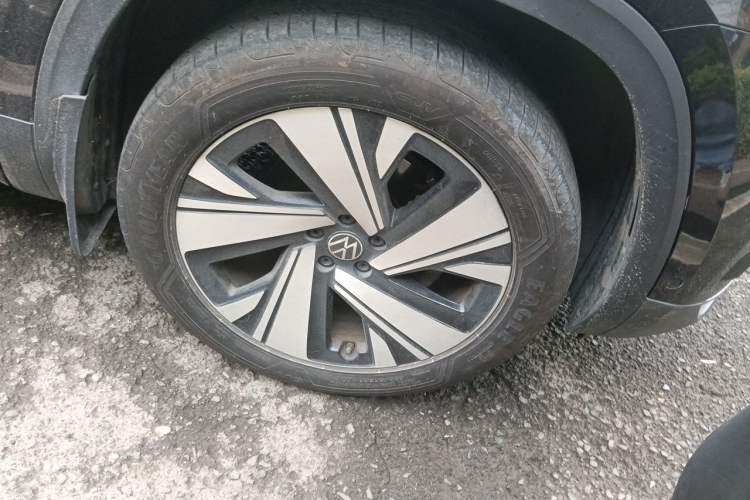 Used Volkswagen Teramont 2024 380TSI All-Wheel Drive Longyao Edition Right Front Wheel Hub
