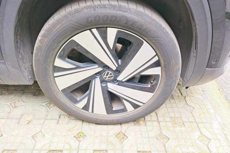 Used Volkswagen Teramont 2024 380TSI All-Wheel Drive Longyao Edition Right Front Wheel Hub