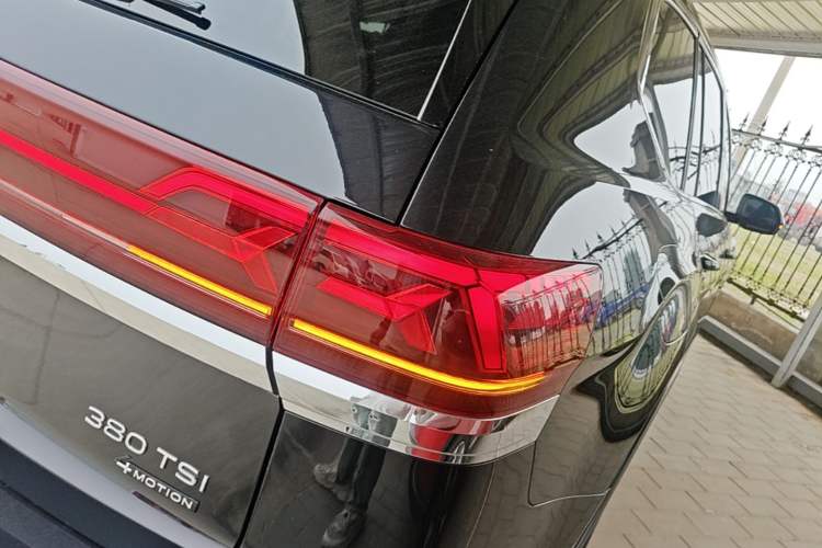 Used Volkswagen Teramont 2024 380TSI All-Wheel Drive Longyao Edition Right Rear Taillight