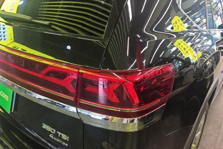 Used Volkswagen Teramont 2024 380TSI Four-Wheel Drive Longxiang Edition Right Rear Taillight