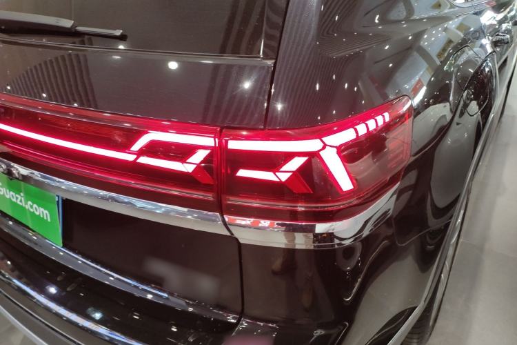 Used Volkswagen Teramont 2024 380TSI Four-Wheel Drive Prestige Flagship Edition Right Rear Taillight