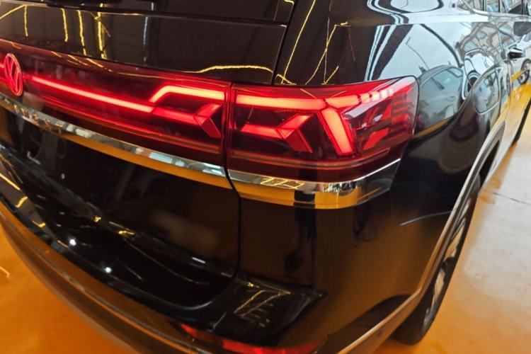 Used Volkswagen Teramont 2024 380TSI All-Wheel Drive Longyao Edition Right Rear Taillight