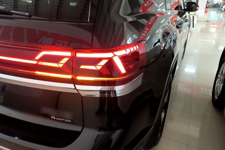 Used Volkswagen Teramont 2024 380TSI Four-Wheel Drive Prestige Luxury Edition Right Rear Taillight