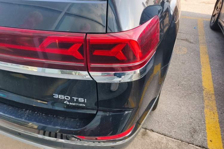 Used Volkswagen Teramont 2024 380TSI Four-Wheel Drive Longxiang Edition Right Rear Taillight