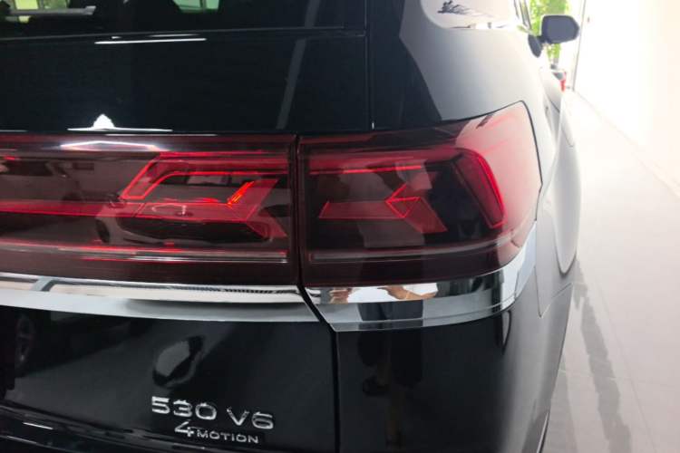 Used Volkswagen Teramont 2024 380TSI Four-Wheel Drive Prestige Luxury Edition Right Rear Taillight