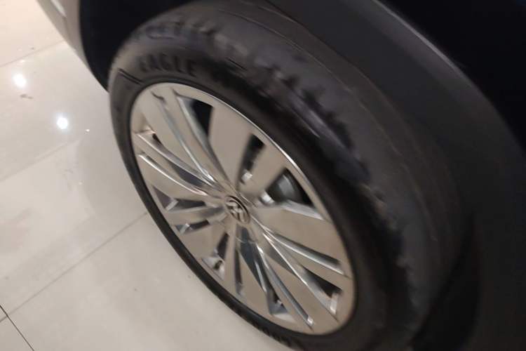 Used Volkswagen Teramont 2024 380TSI Four-Wheel Drive Prestige Flagship Edition Right Rear Wheel Hub